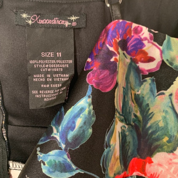 Xtraordinary Dress - Picture 4 of 4